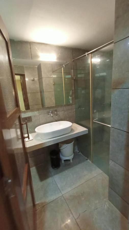 Super Inn Armoise Hotel Ahmedabad Exterior foto