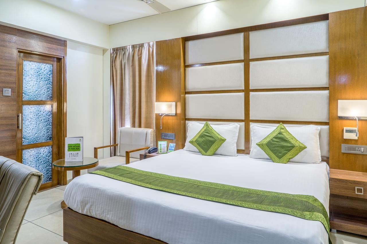 Super Inn Armoise Hotel Ahmedabad Exterior foto