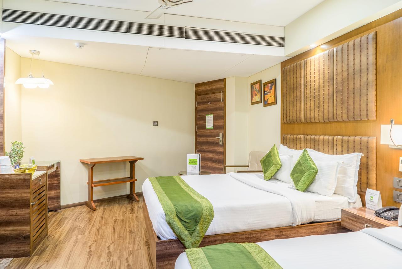 Super Inn Armoise Hotel Ahmedabad Exterior foto